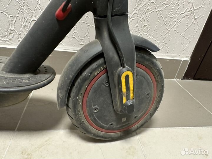 Электросамокат Xiaomi Mi Electric scooter pro
