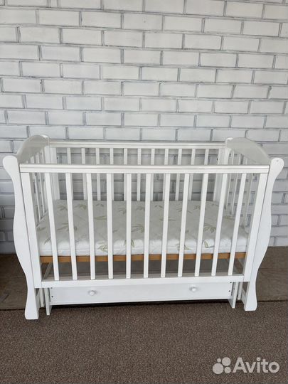 Детская кроватка Лель с маятником