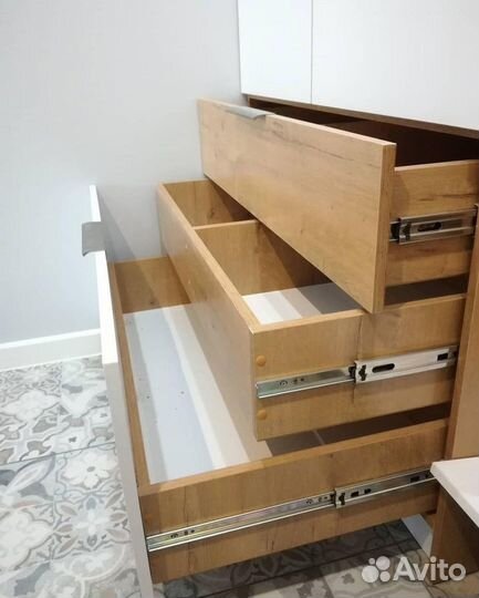 Шкаф распашной