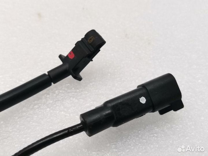 Датчик ABS задний правый Mitsubishi Outlander 3