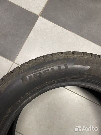 Pirelli Formula Ice FR 235/55 R18 104T