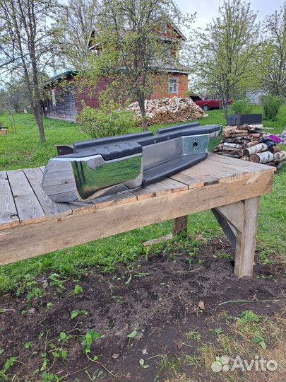 Задний бампер Nissan NP300