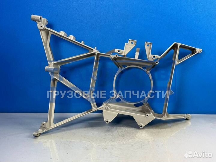 Кронштейн фары правый Даф XF95