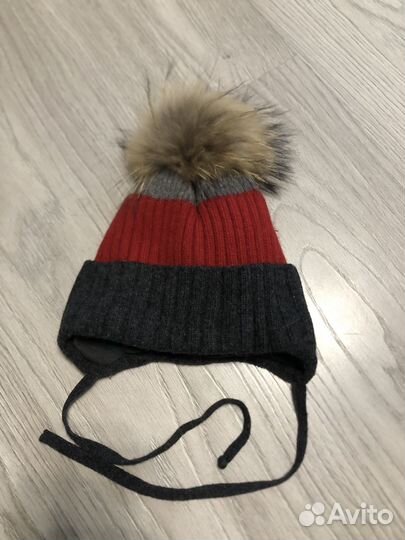 Шапка с помпоном из натурального меха 50-52