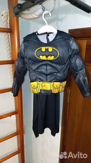 Новый Костюм Бэтман
