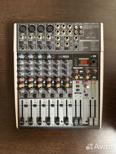 Микшерный пульт Behringer X1204USB