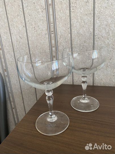 Бокалы разные, кружки, стаканы