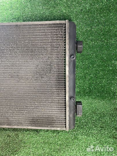 Радиатор охлаждения Skoda Octavia a4 tour