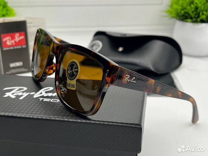 Солнцезащитные очки Ray Ban новинка