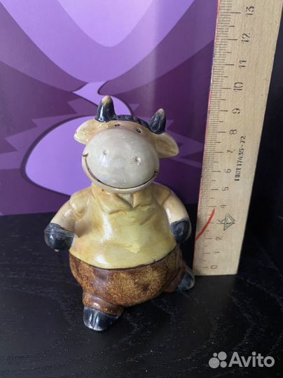 Керамическая фигурка Коровка с лопаткой