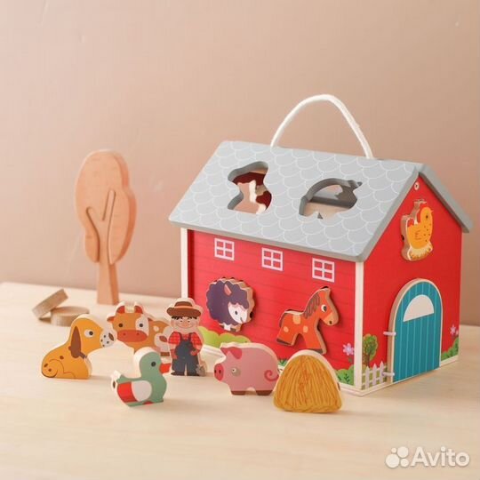 Деревянная ферма с животными
