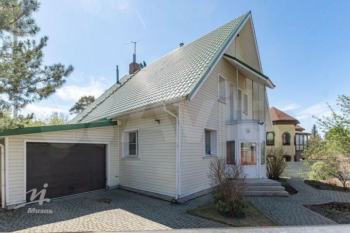 Коттедж 265 м² на участке 9,5 сот.