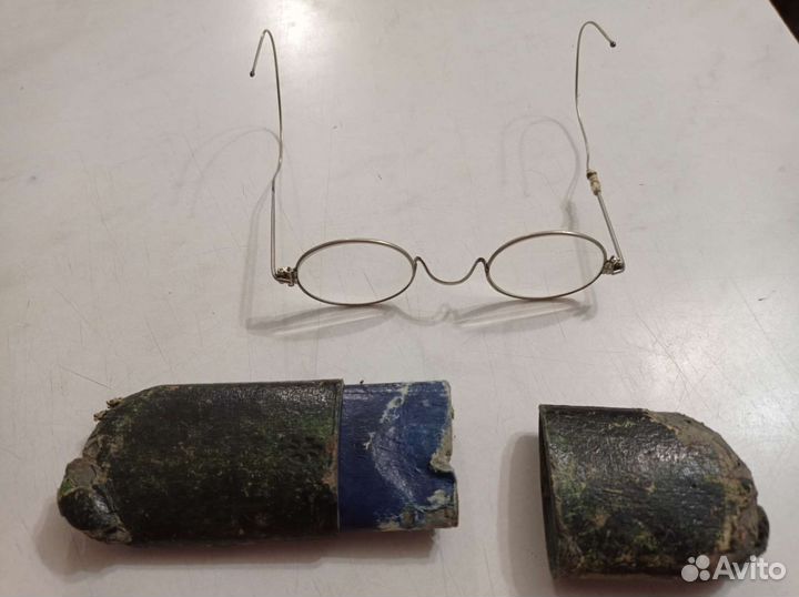 Очки старинные