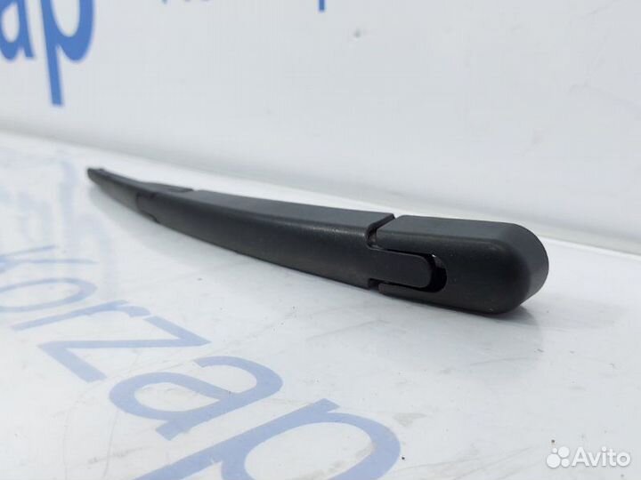 Поводок заднего стеклоочистителя задний Kia Seltos