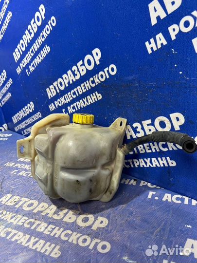 Бачок расширительный Dodge Stratus седан 1998