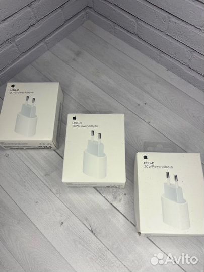 Блок для быстрой зарядки iPhone 20W