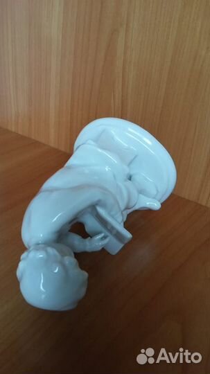 СССР 1960е Юный Ленин с книгой статуэтка фарфор