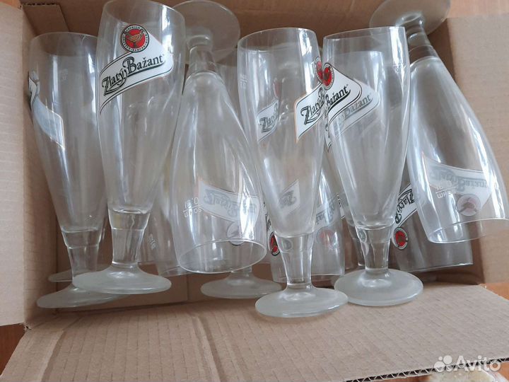 Пивные бокалы много