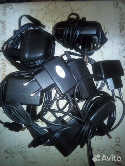 Зарядное устройство для сотовых телефонов