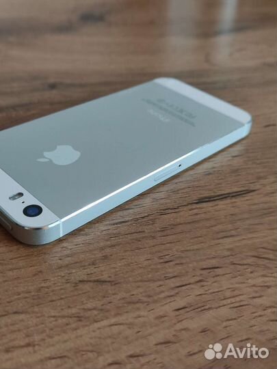 Телефон iPhone 5s