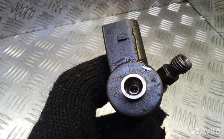 Форсунка топливная Jeep Grand Cherokee