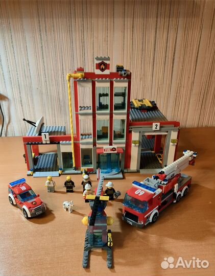 Lego city пожарная часть 60110