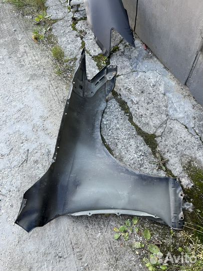 Крылья передние Lexus is 250 (GSE20)