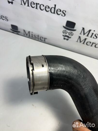 Патрубок интеркулера левый Mercedes-Benz E-Class