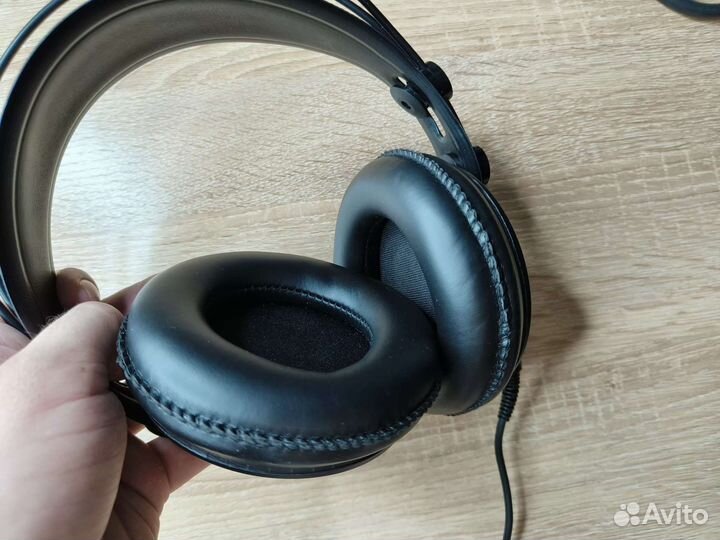 Мониторные наушники AKG K240 Studio