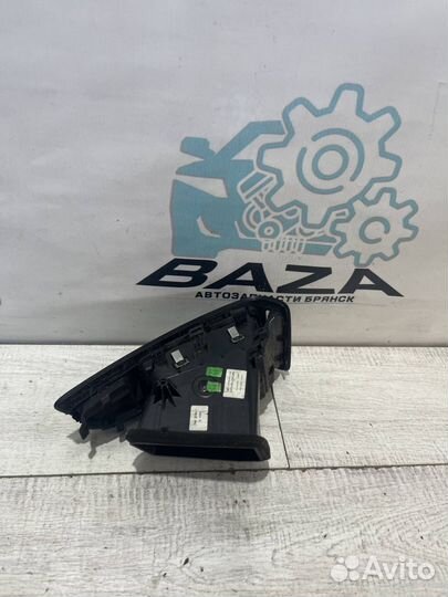 Дефлектор левый Ford Focus 3