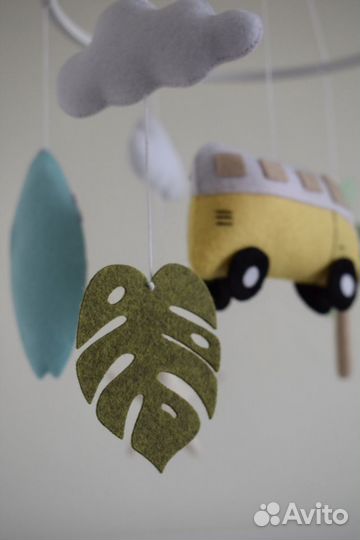 Мобиль в кроватку ручной работы из фетра