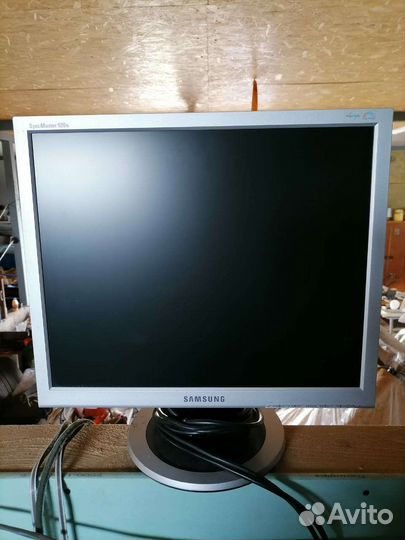 Монитор Samsung