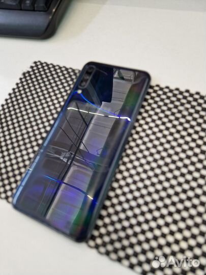 Samsung Galaxy A50, 4/64 ГБ