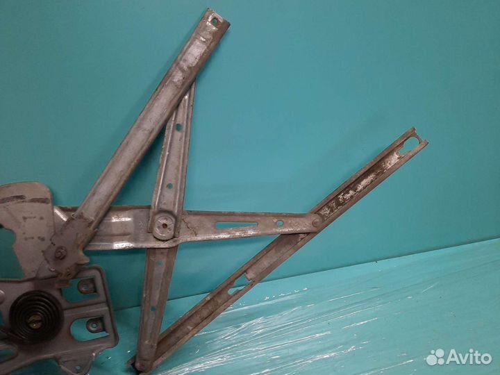 Передний левый стеклоподъёмник chrysler cirrus