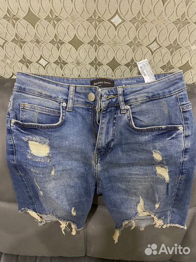 Продам джинсовые шорты