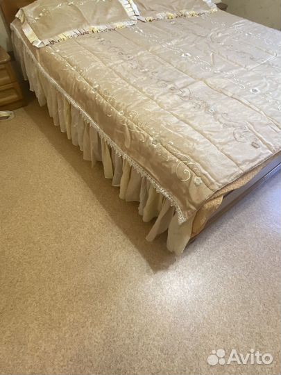 Покрывало на кровать+декоративные наволочки+панно