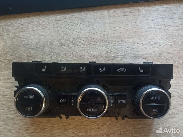 Блок управ. климатом 5E0907044AQ Шкода Октавия А7