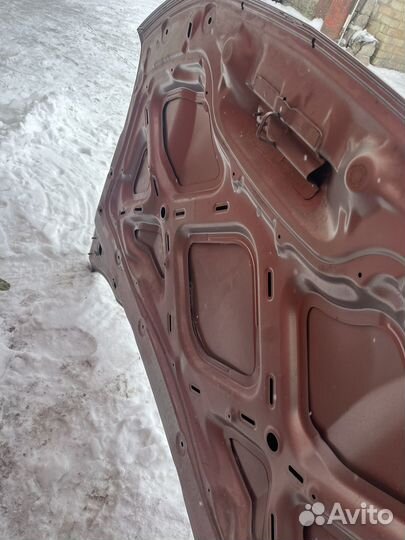 Капот на ниву тревол