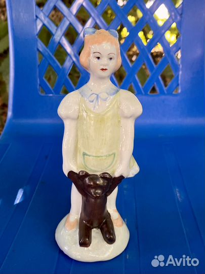 Статуэтка Девочка с мишкой, Бронницы, СССР