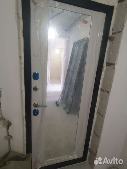 Входная дверь