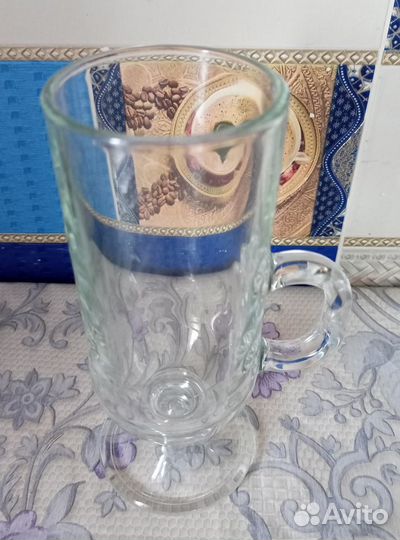 Бокал с ручкой для коктейлей