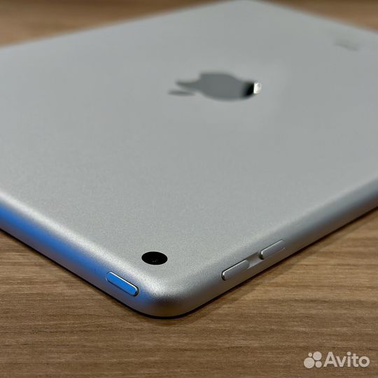 Apple iPad 5 (2017) 128GB Silver Wi-Fi бу