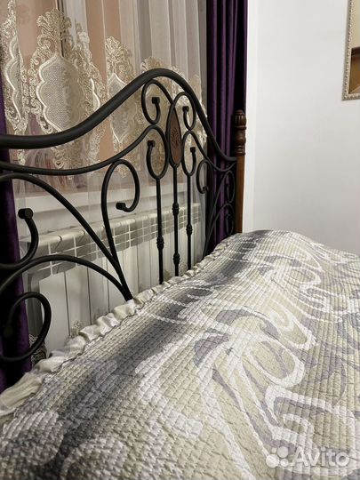 Кровать кованая