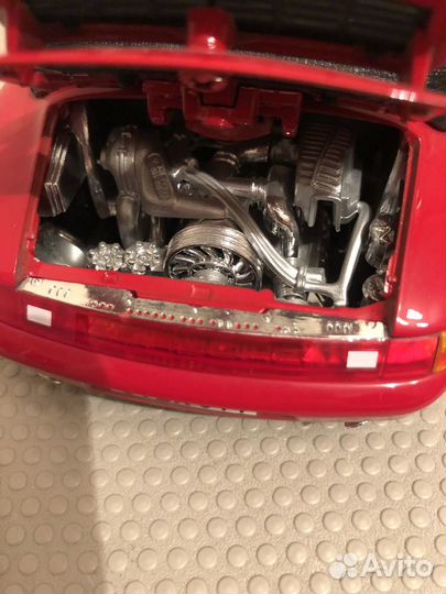 Модель porsche carrera 911 1:18