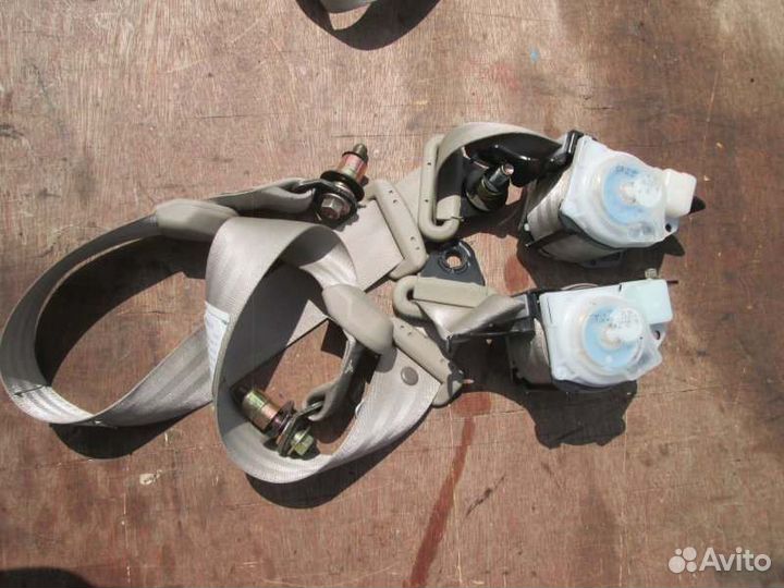 Ремень безопасности задний Honda Odyssey RA6 F23A