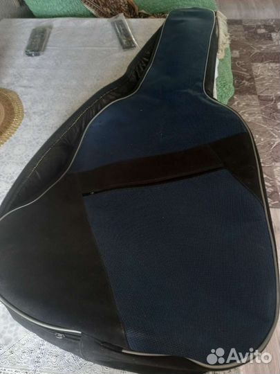 Акустическая гитара