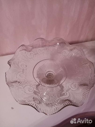 Ваза для фруктов на ножке стекло