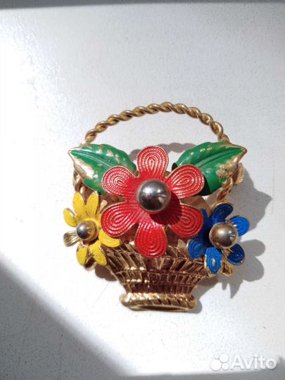 Старинные брошки