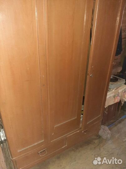 Антиквариат.3 шкафа