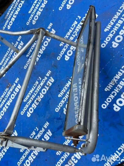 Правое зеркало. Western Star тягач 3406D 1992